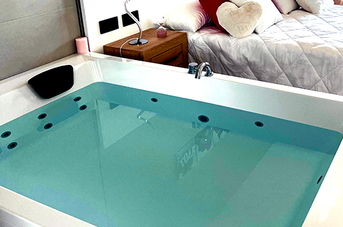 Double Room with Whirlpool Bath 3